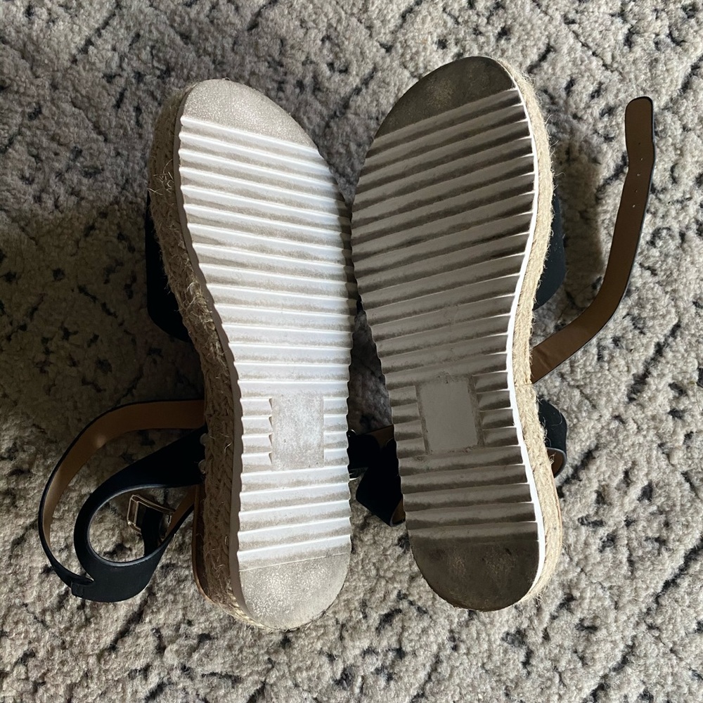 Soda sandals girls size 4, excellent condition - Picture 3 of 5